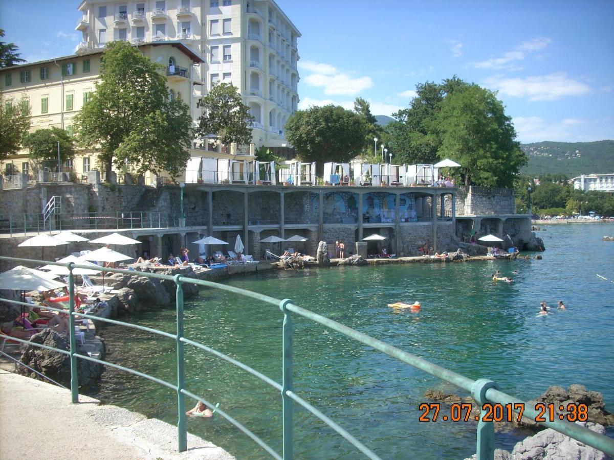 Apartment At Sea Lovran Bagian luar foto